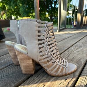 Dolce Vita gladiator style heals